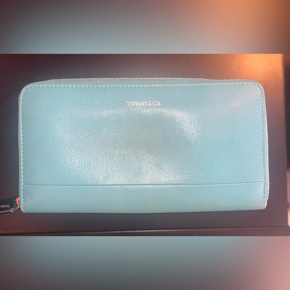 TIFFANY & CO LEATHER ZIP AROUND WALLET IN TIFFANY BLUE